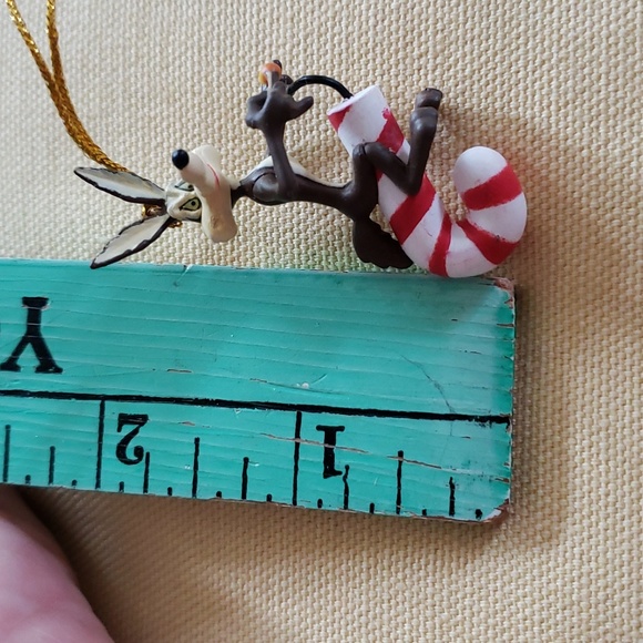Looney Tunes Miniature Christmas Ornaments- 4 - Picture 9 of 12